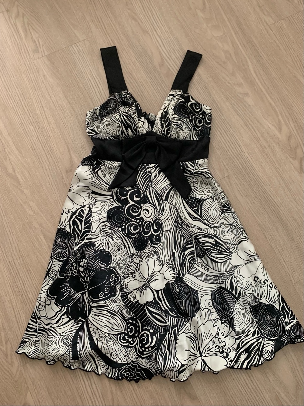 Black & White Floral Bow-Front Mini Dress